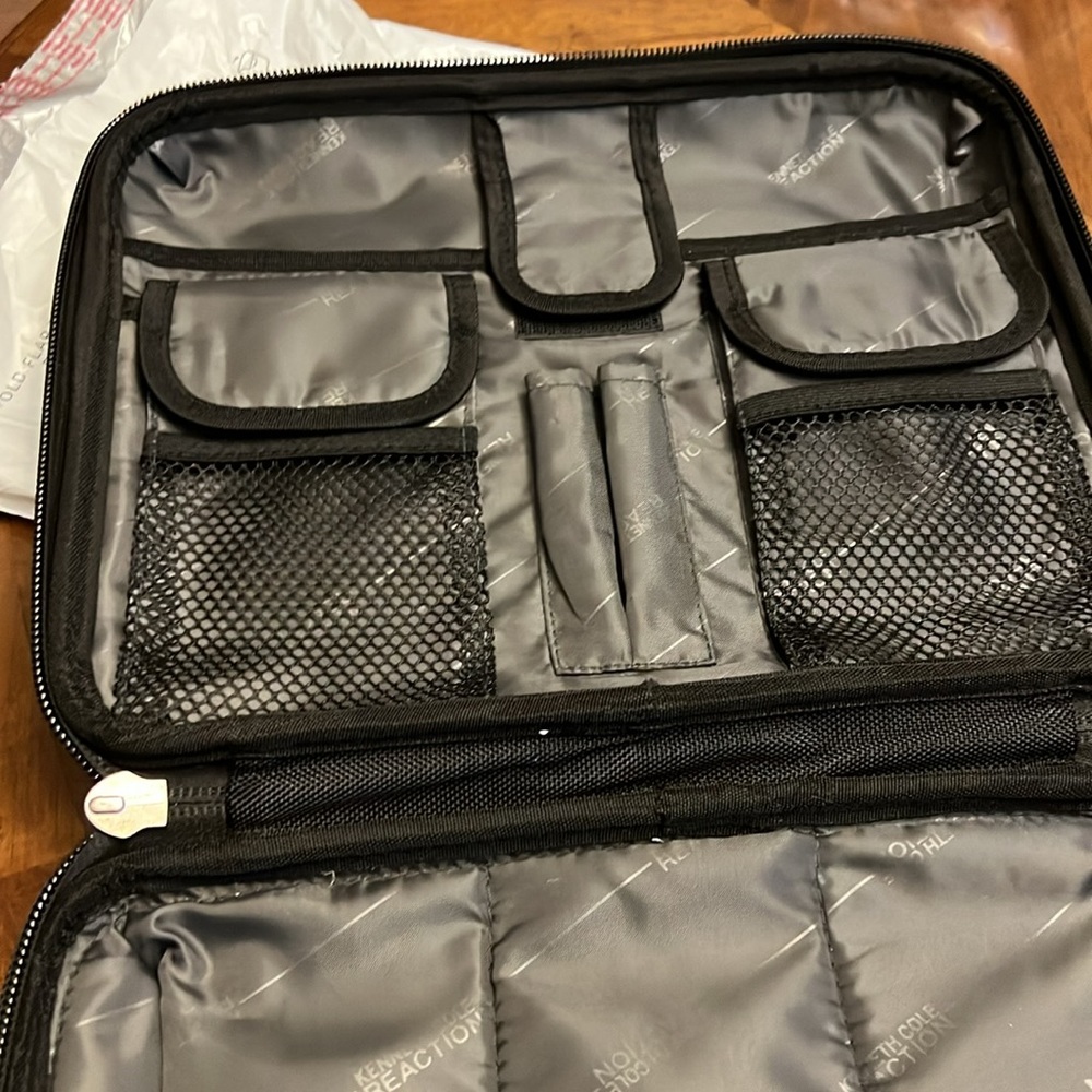 Kenneth Cole Reaction hard case - Picture 4 of 8